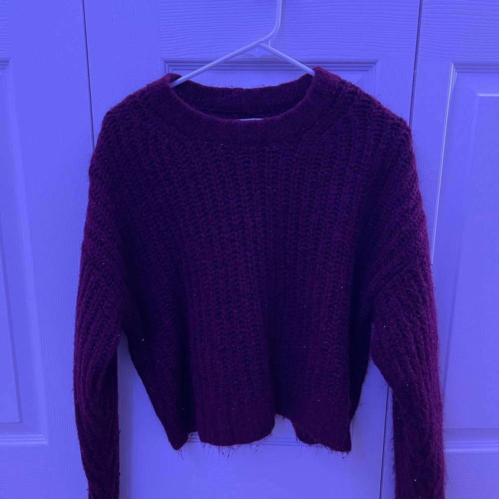 American Eagle women’s sweater